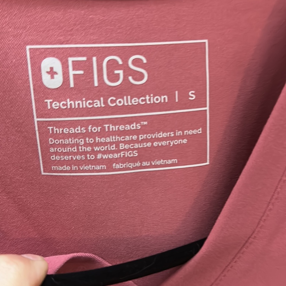 LIMITED EDITION BREAST CANCER PINK FIGS SET: one pocket top and kade pant - Picture 4 of 6